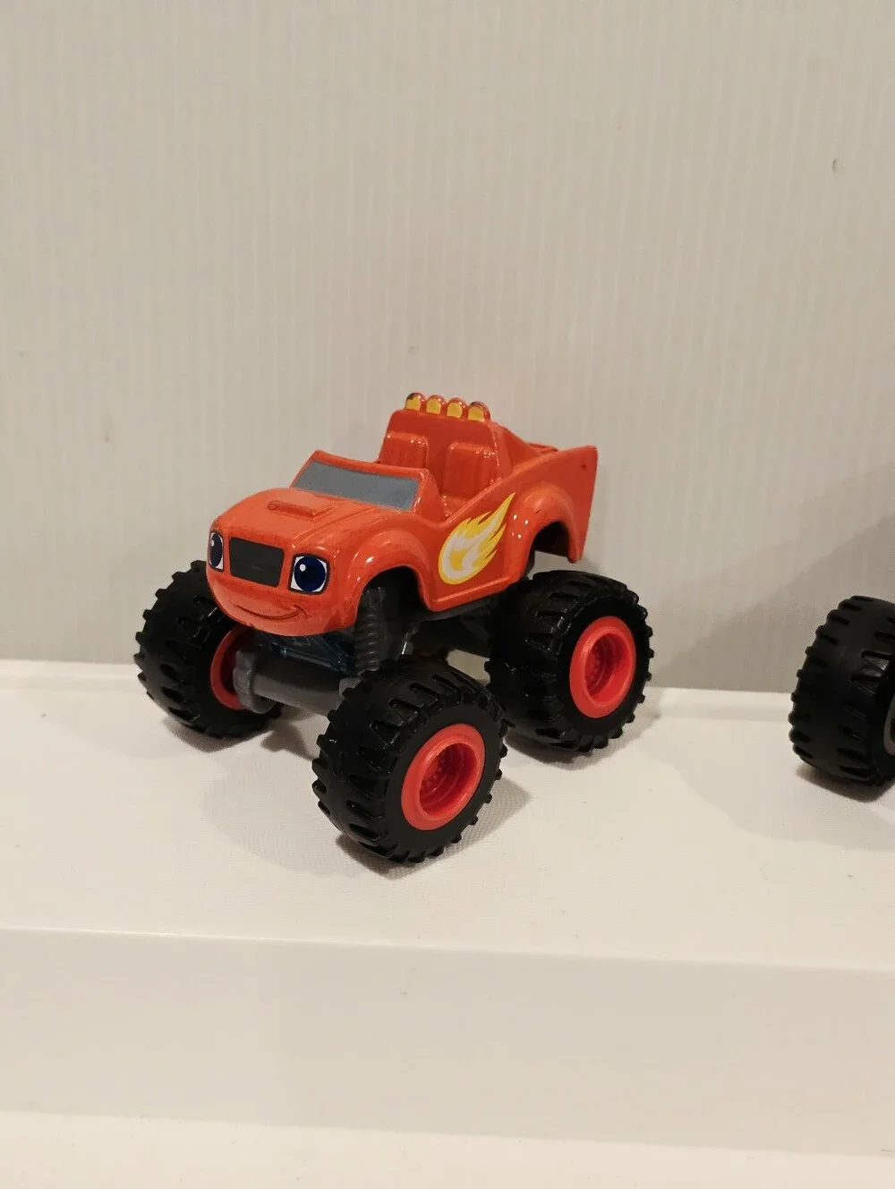 Fisher Price Blaze and the Monster Machines Gasquatch and Blaze Diecast Car Set